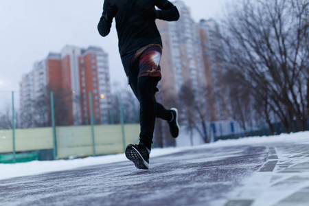 态显得尤为 态显得尤为