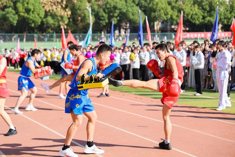 五个字还在喊？湖人失误两大因素致败，公牛附加赛不堪一击，季后赛前景堪忧.